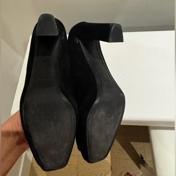 Absolutely stunning Prada suede heels - Picture 3 of 6